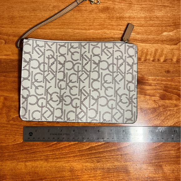 Calvin Klein Extra Large Cream and Brown Tote w/ Wallet and Base shaper. - Picture 8 of 13